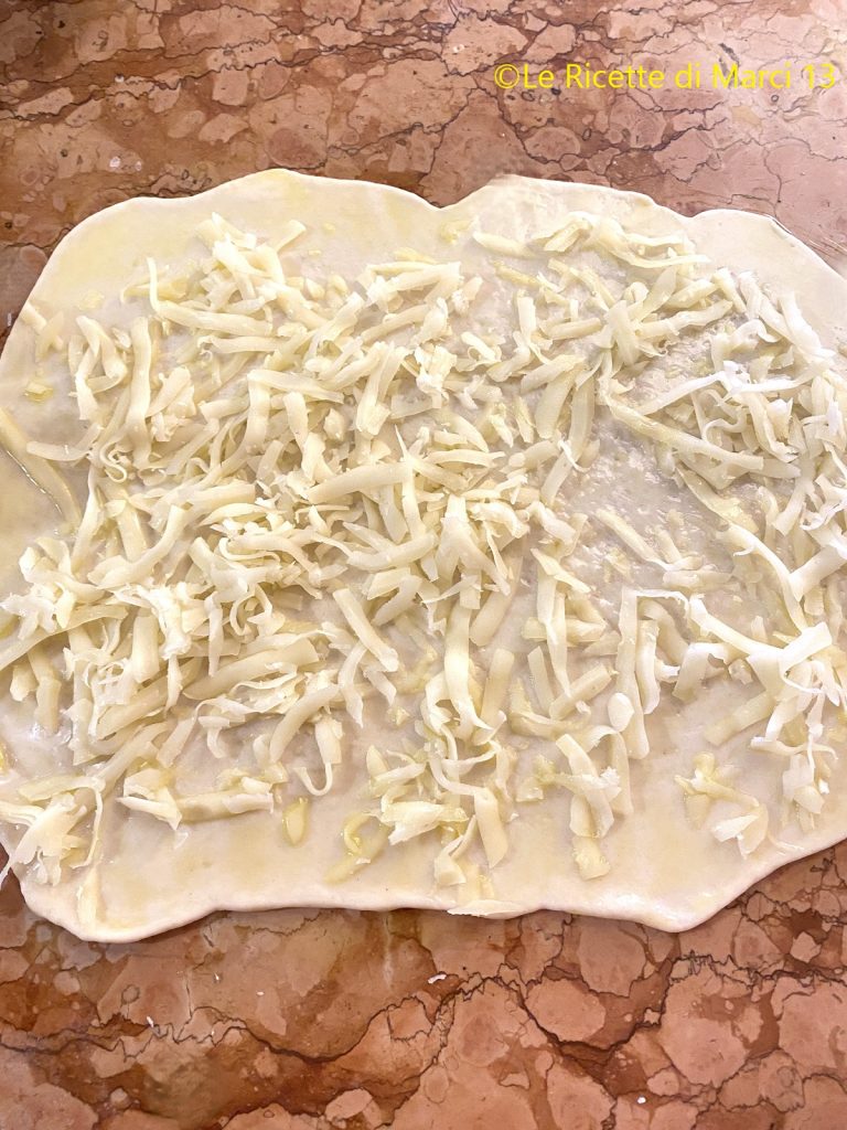 Burek fácil: massa filo turca finíssima queijo
