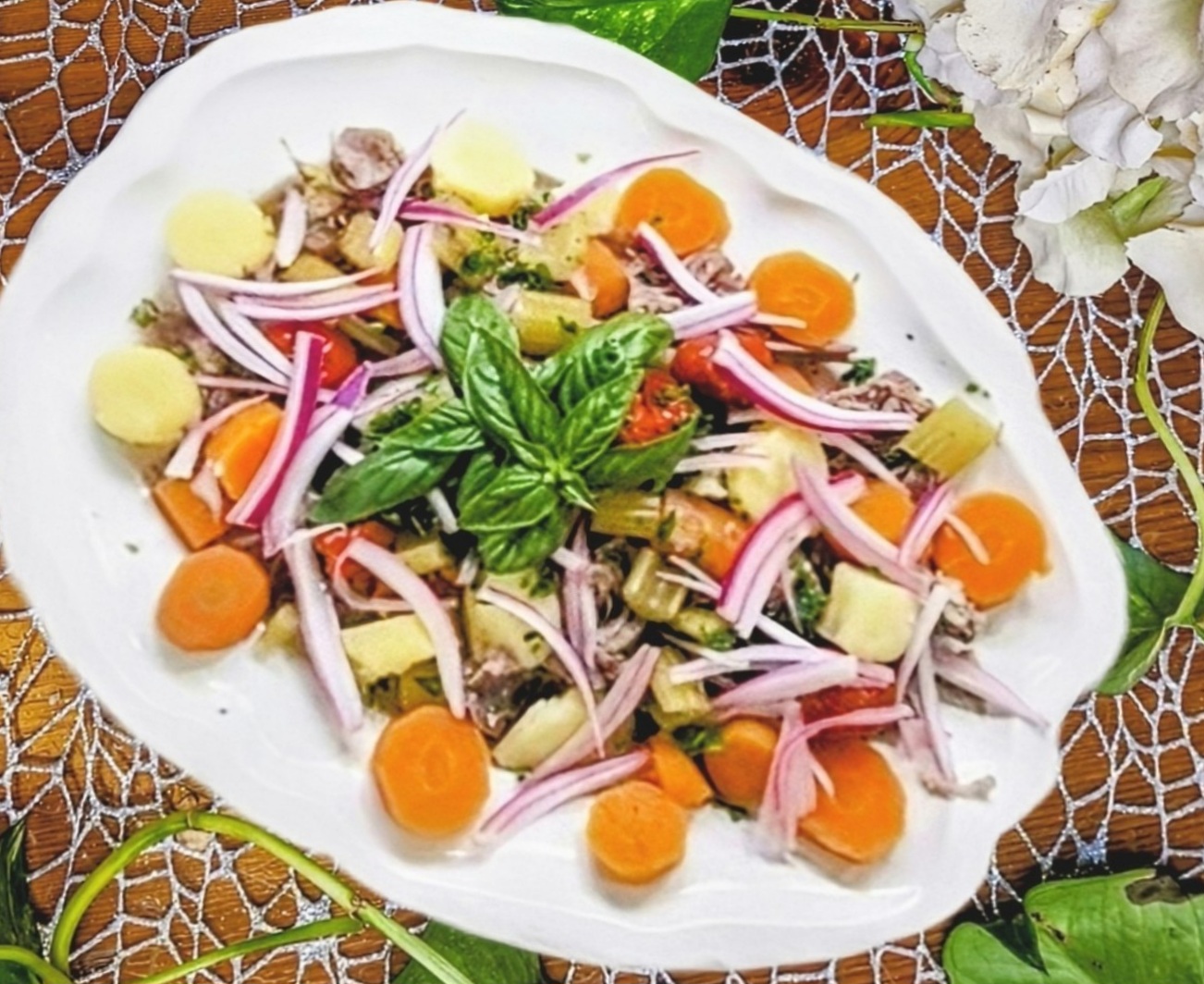 Salada fria de carne e legumes