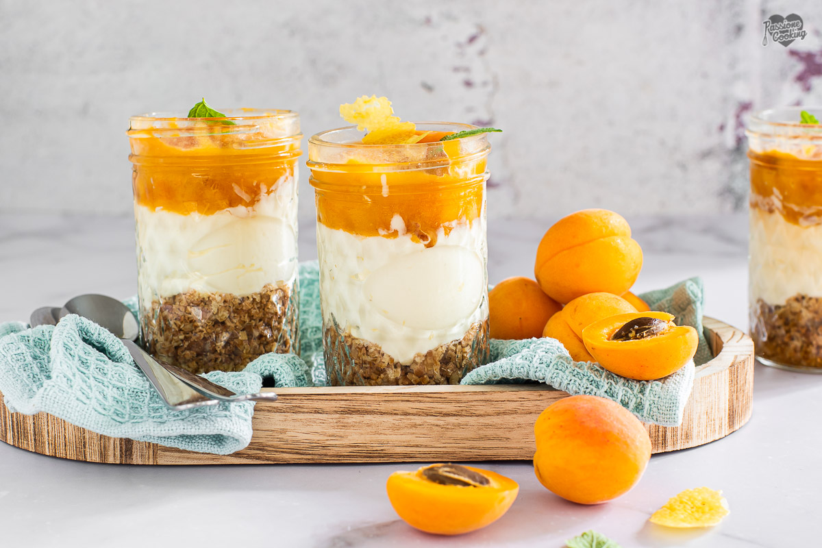 Cheesecake no copo com damascos