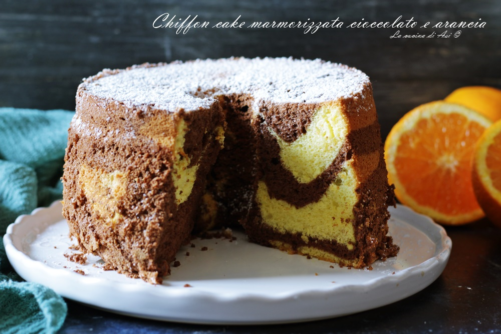 Bolo chiffon com laranja e chocolate