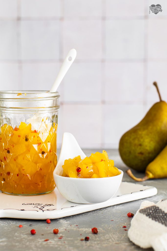 Chutney de peras com açafrão