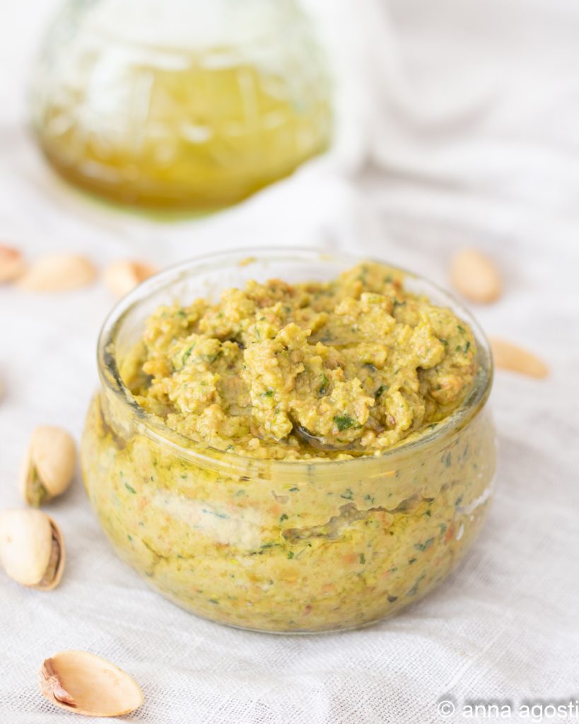 Como fazer pesto de pistache