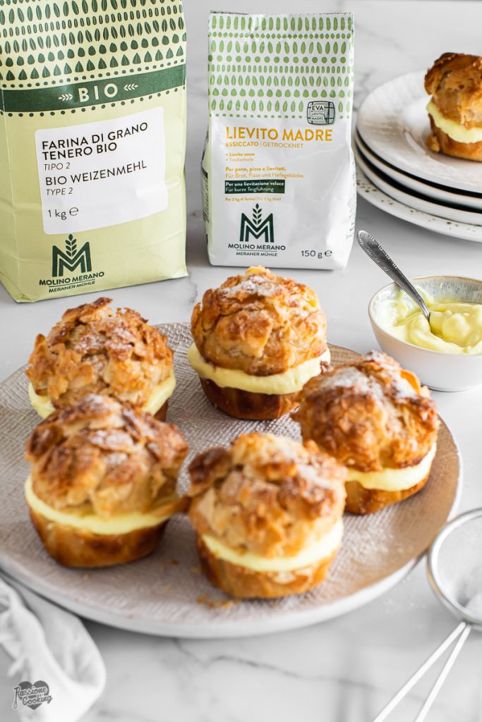 Muffin com creme e amêndoas