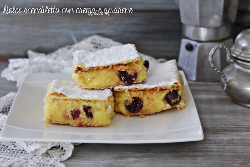 DOCE SCENDILETTO com creme e amarena