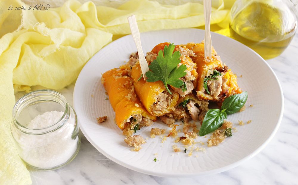 Enroladinhos de pimentão com atum