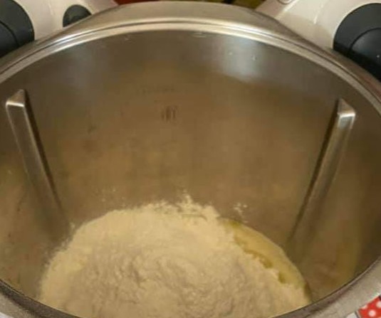 Os pãezinhos pascoais coloridos sicilianos