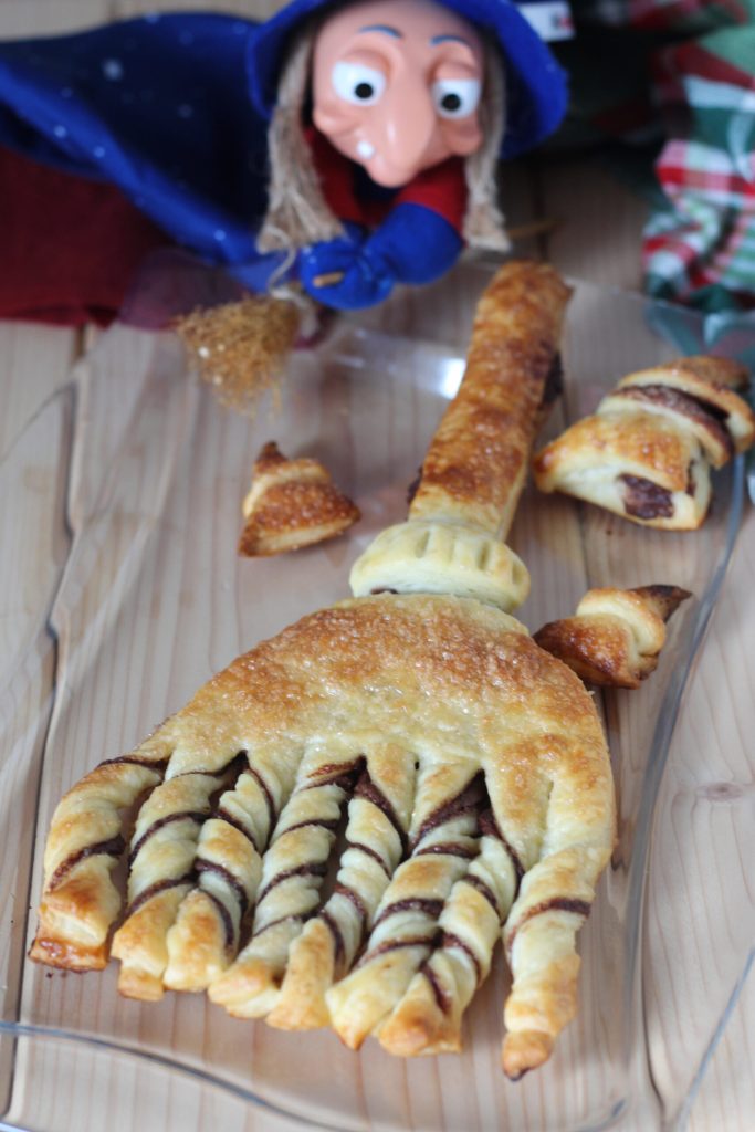 vassoura da Befana de massa folhada com Nutella