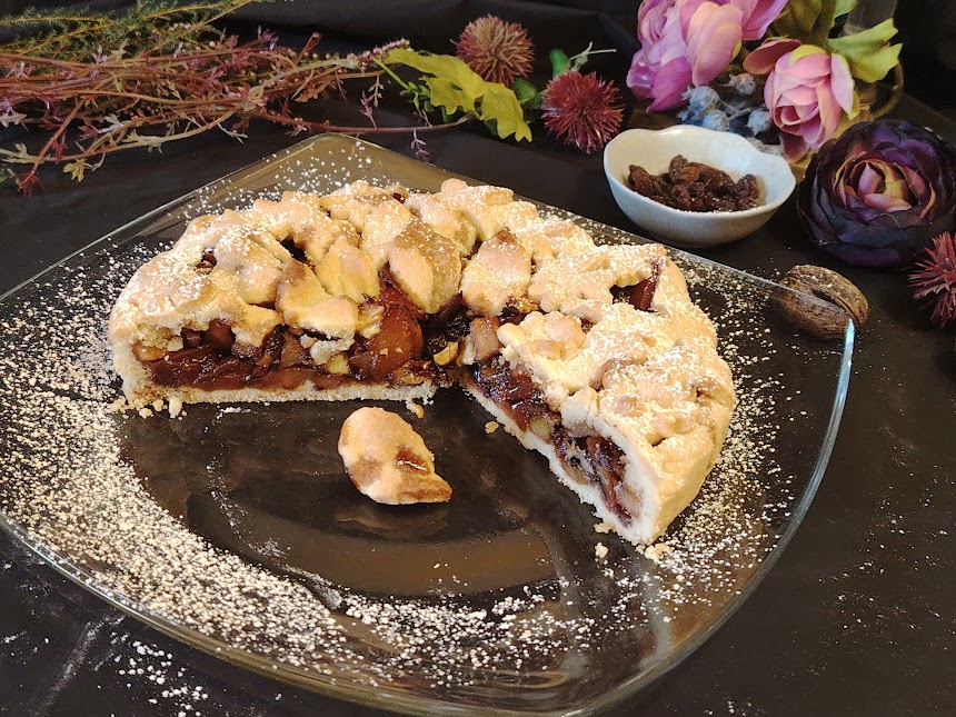 Torta de maçã, vinho e nozes. Tradição e simplicidade