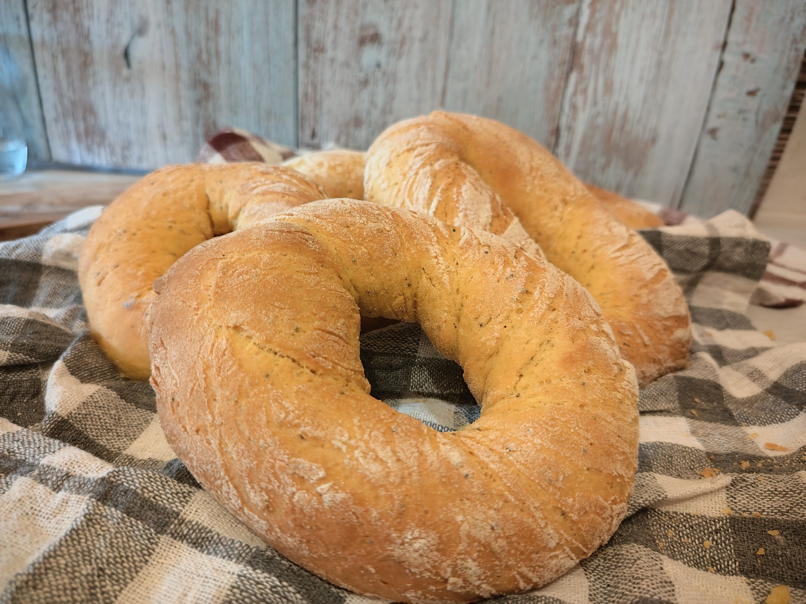 Pão de sêmola ao sabor mediterrâneo
