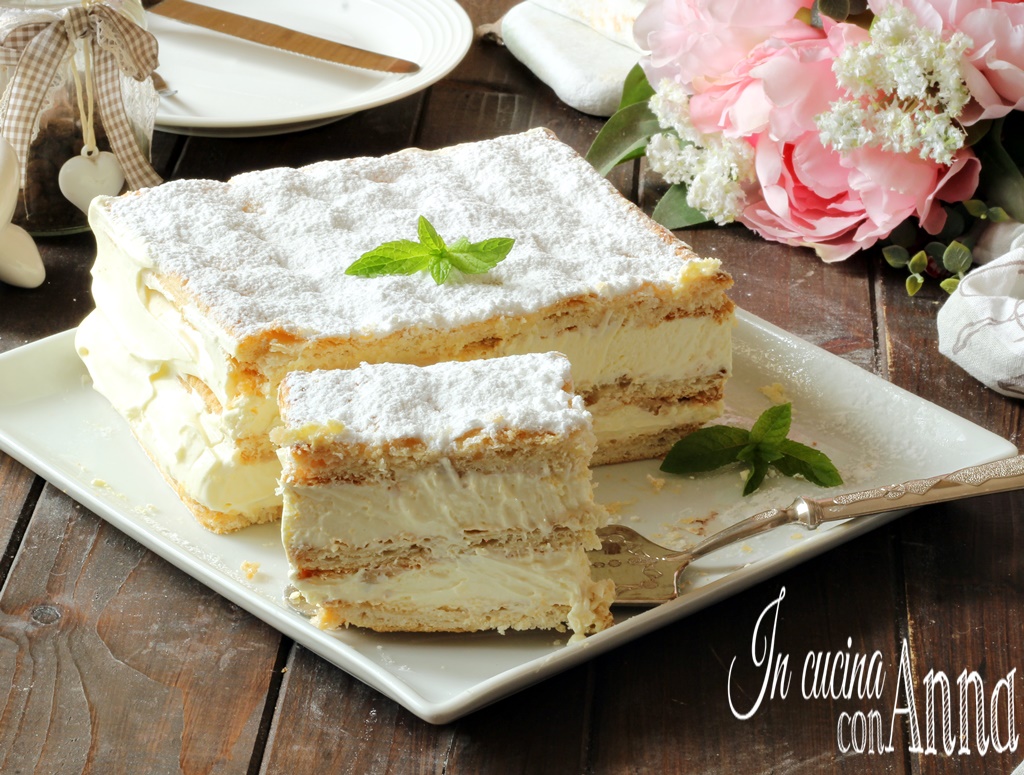 Mil-folhas com creme chantilly