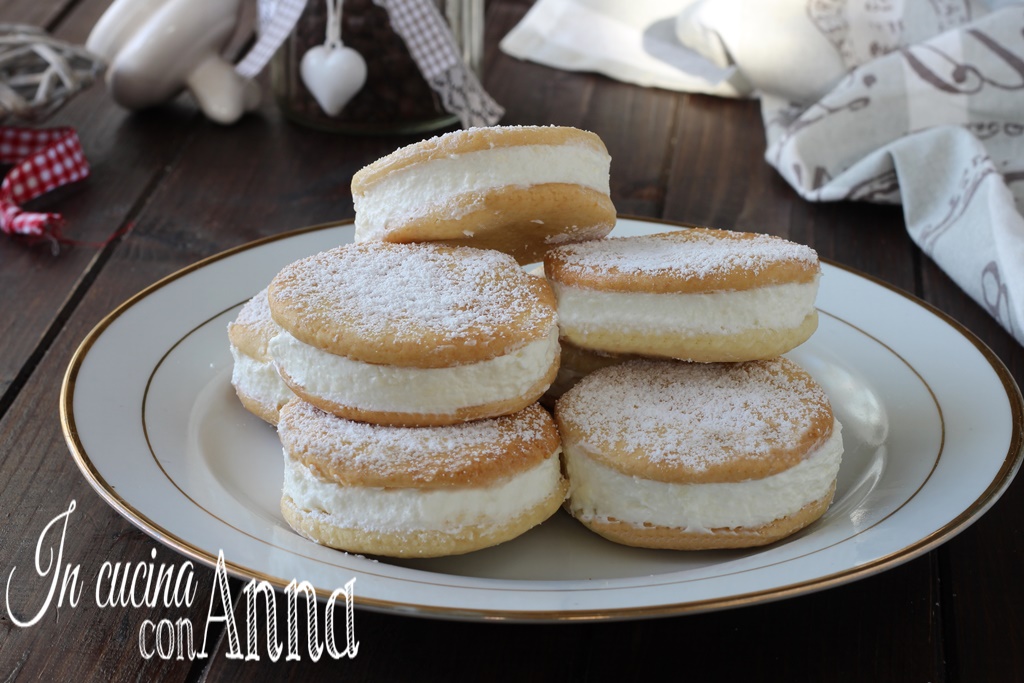 Biscoitos recheados com creme