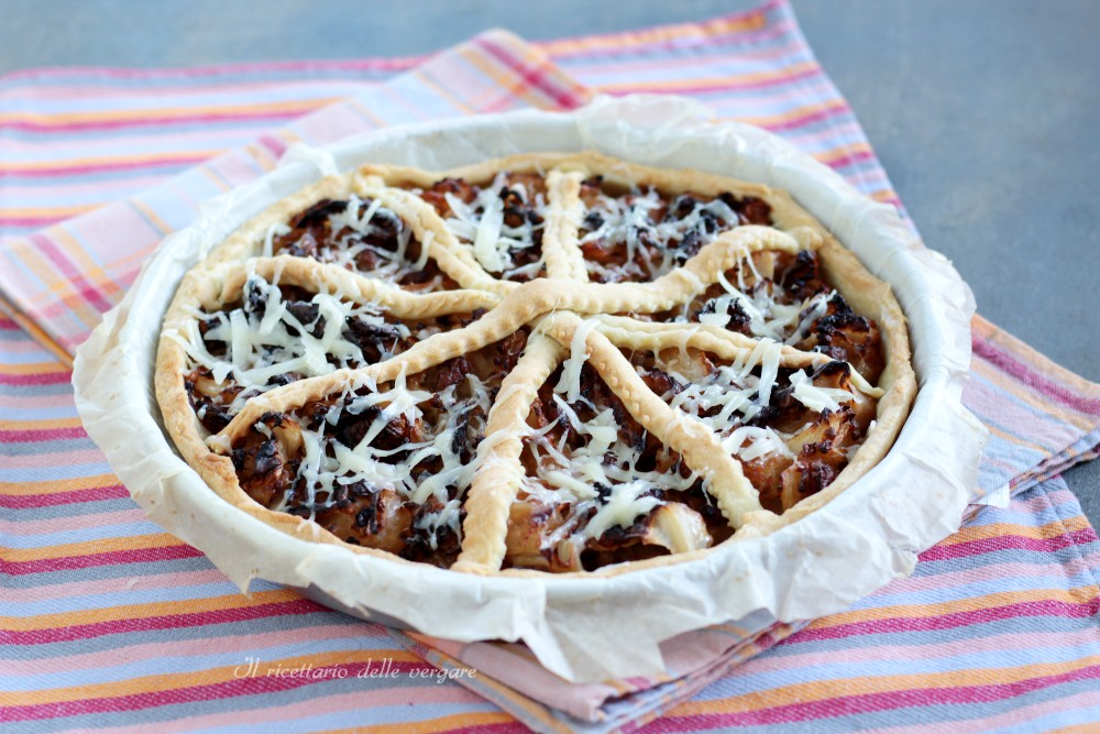 Torta salgada com radicchio