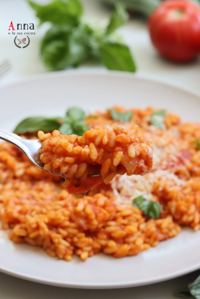 Risoto de tomate cremoso e saboroso