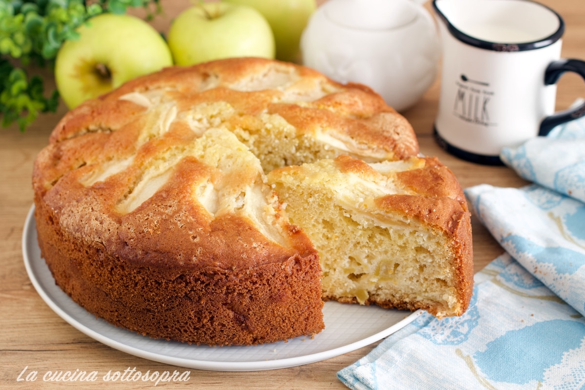 Bolo de 12 colheres com maçãs