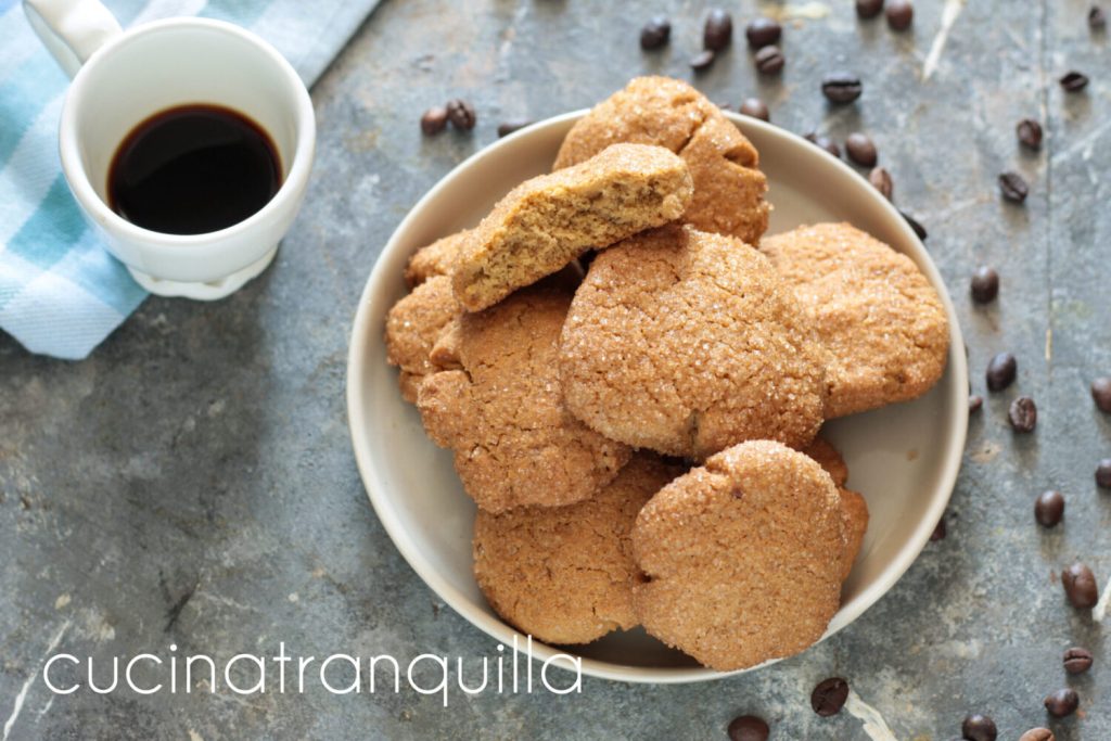 Biscoitos macios de café sem lactose