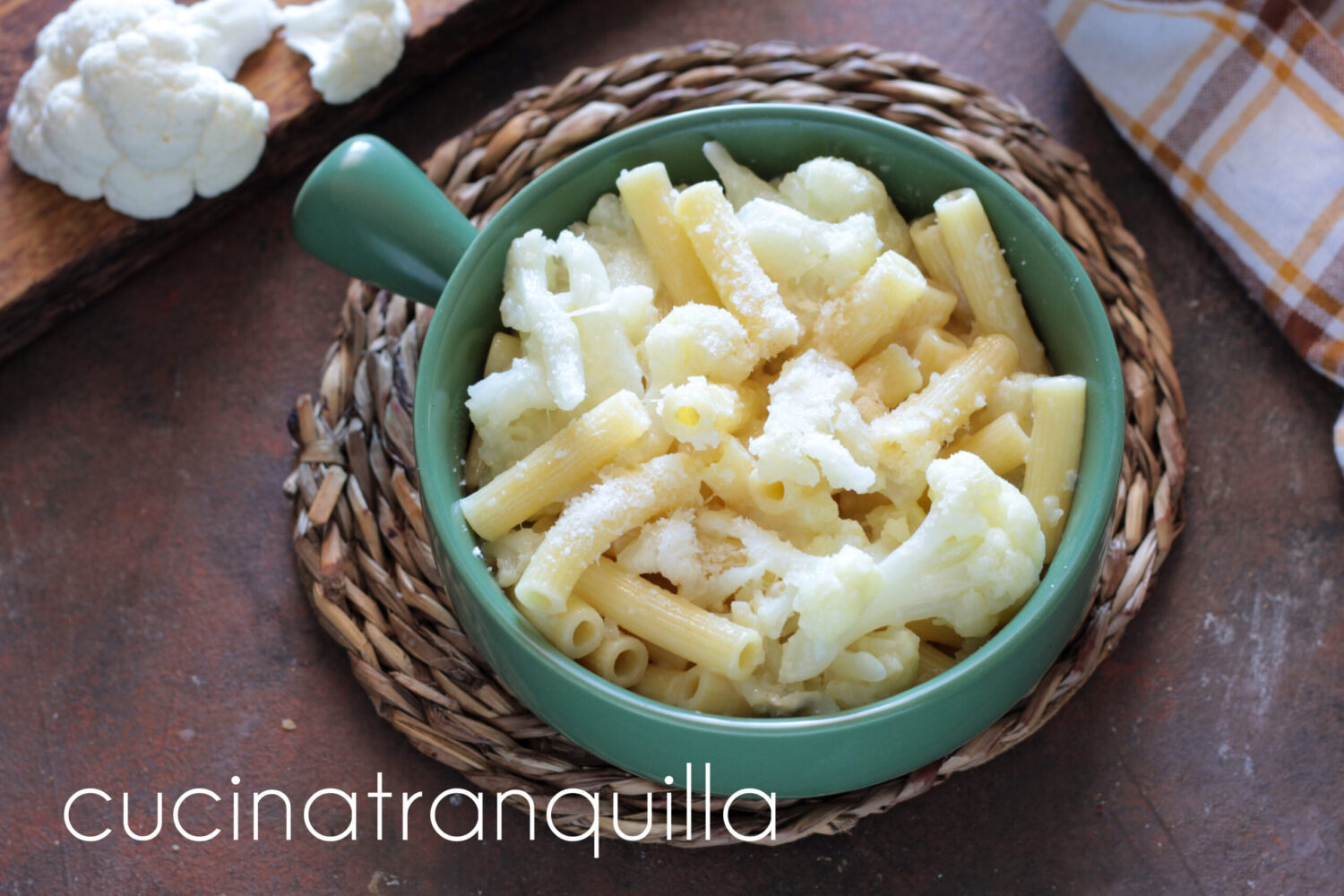 Macarrão com couve-flor e gorgonzola