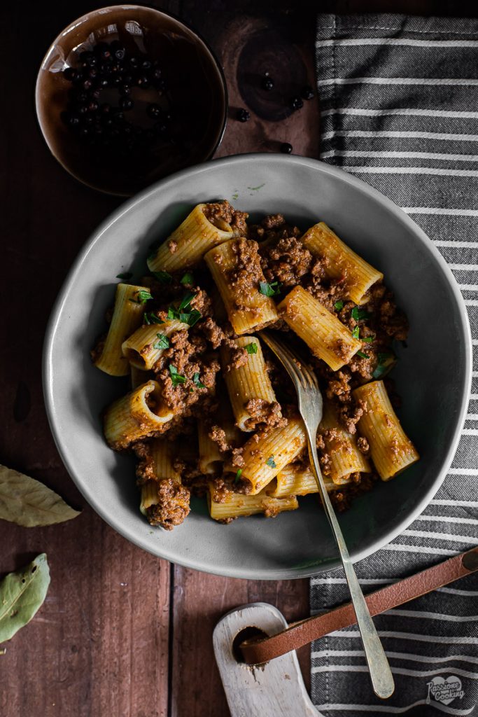 Massa com ragu de veado