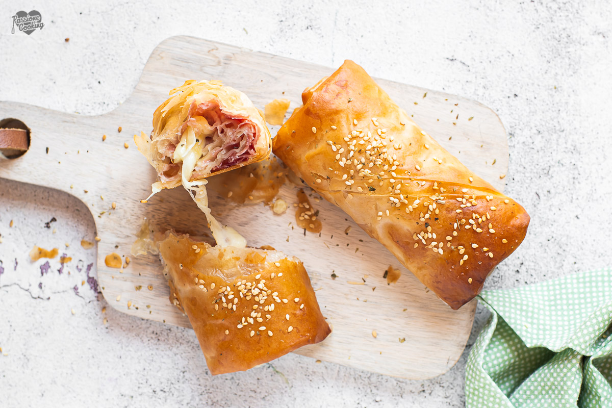 Mini strudel salgados com massa filo