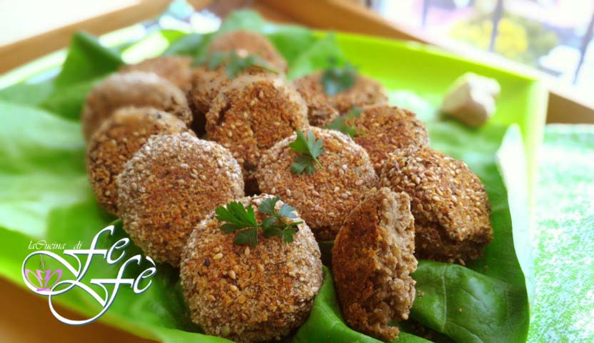 BOLINHOS DE LENTILHAS COM GERGELIM