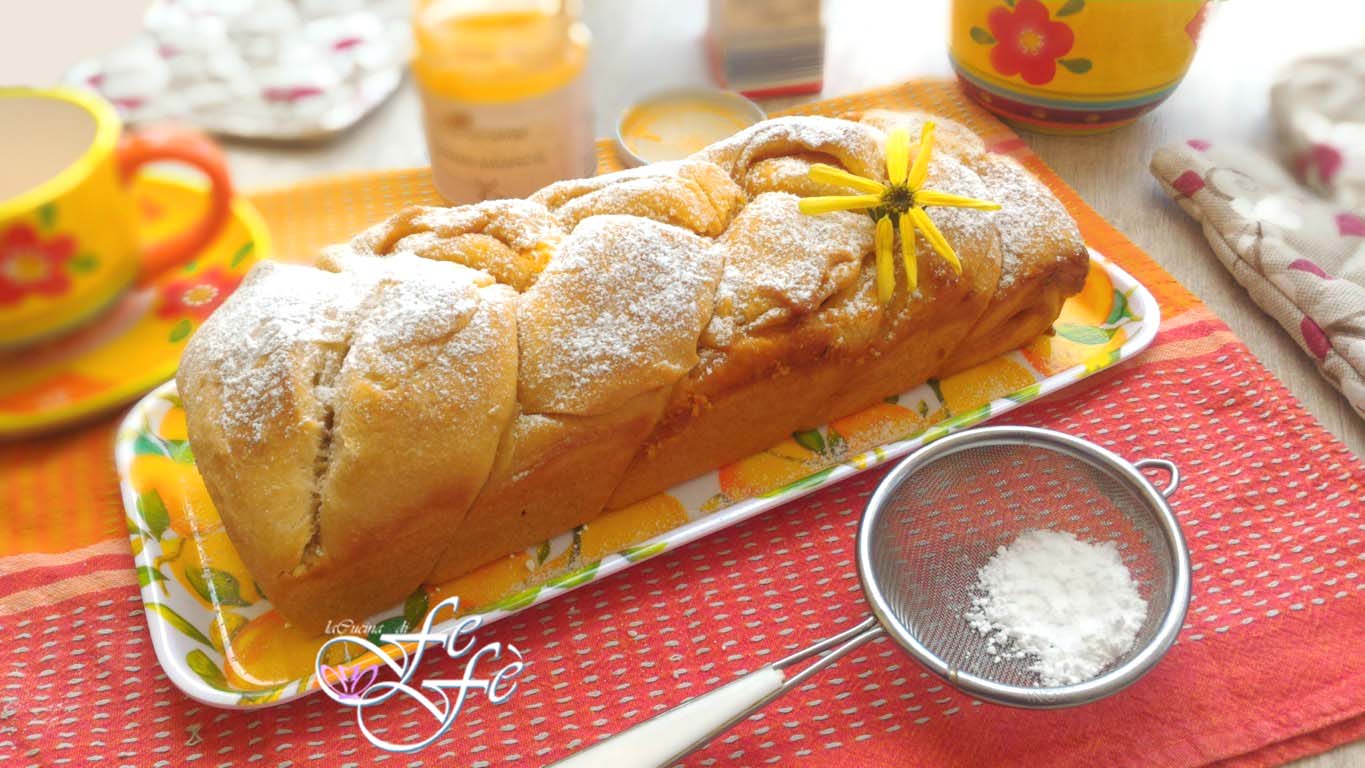 TRANÇA DE PANBRIOCHE COM CREME DE LARANJA