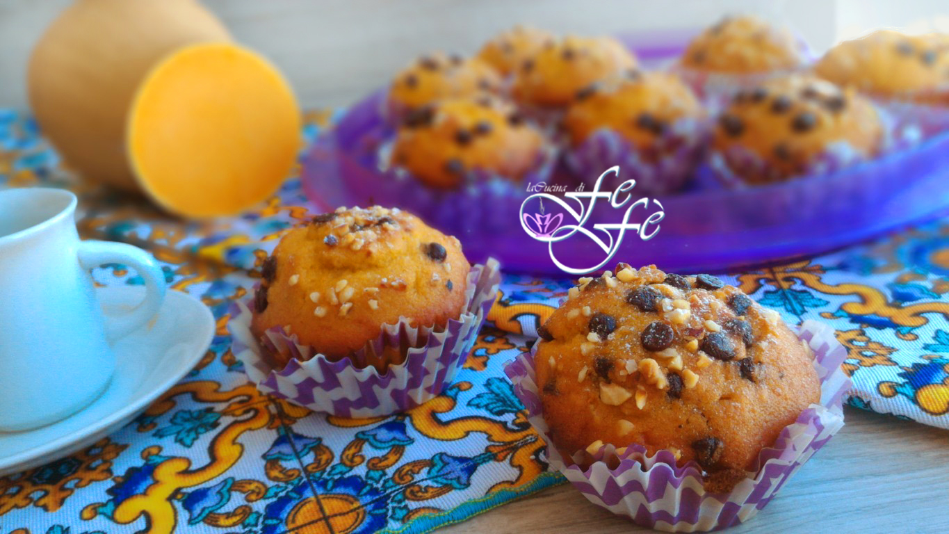 MUFFIN DE ABÓBORA COM AVELÃS E GOTAS DE CHOCOLATE