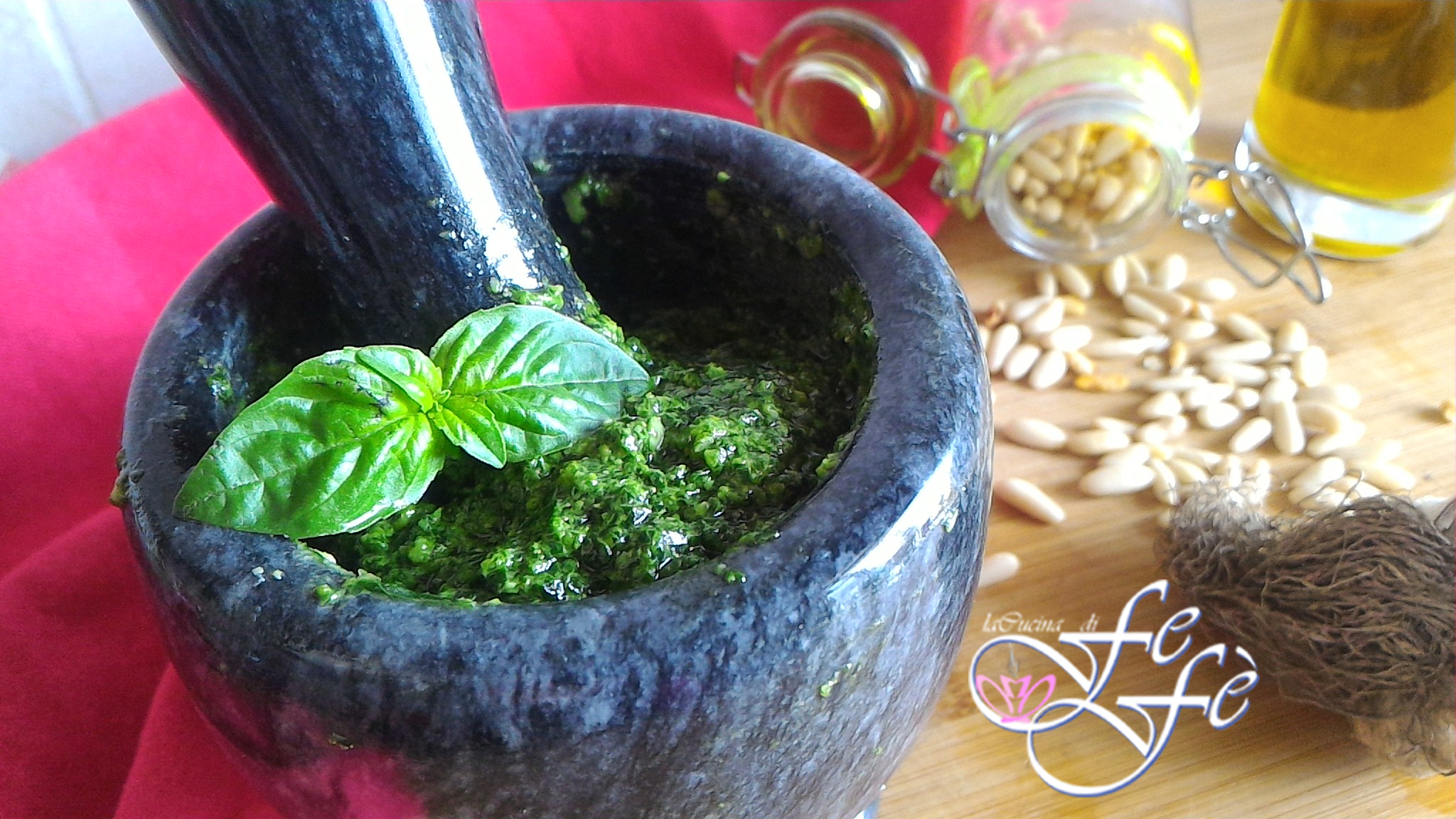 PESTO DE MANJERICÃO FRESCO FEITO EM CASA