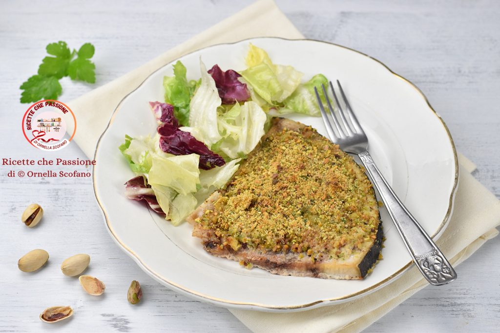 Receita de peixe-espada gratinado com pistache