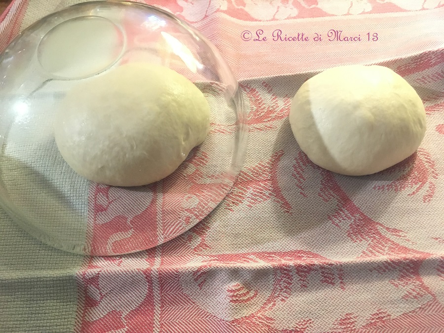 Pizza Margherita no prato