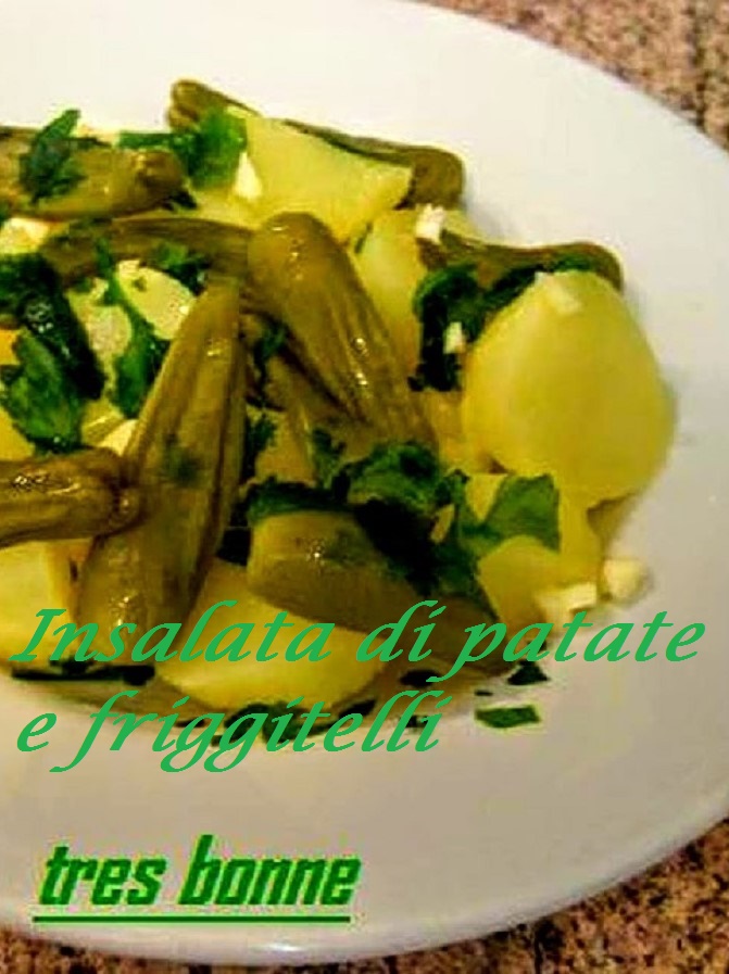 Salada de batatas e pimentões friggitelli