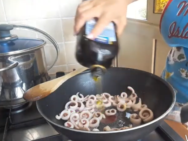 Tubetti com creme de batatas e lulas