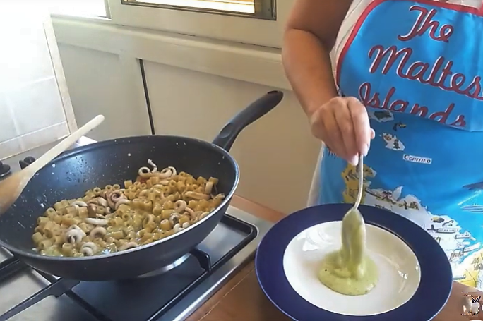 Tubetti com creme de batatas e lulas