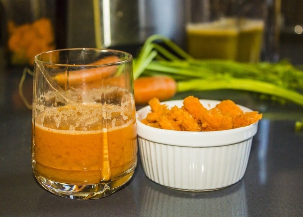 Smoothie de cenoura, maçã e laranja