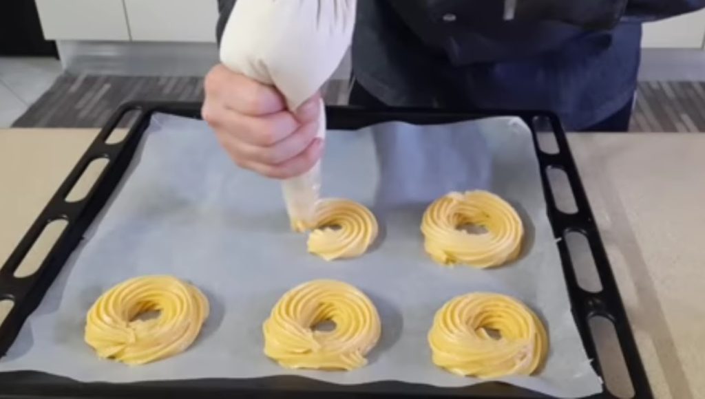 Zeppole de S. Giuseppe fritas e assadas