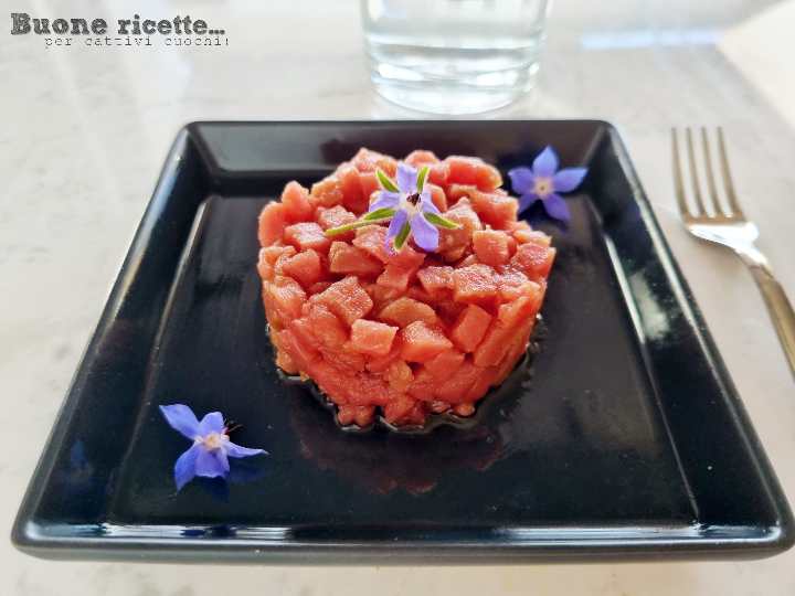 Tártaro de atum cru e marinado