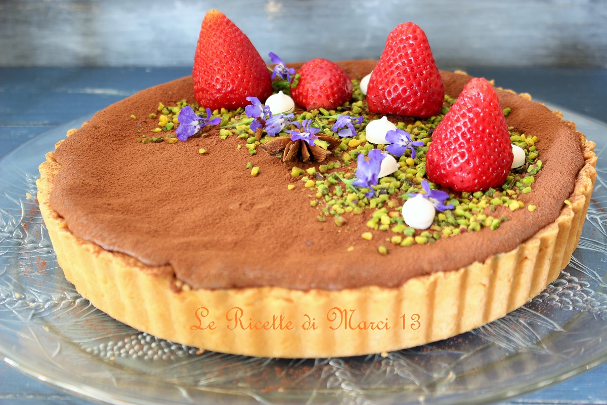 Torta de mousse de chocolate e framboesas. Receita irresistível