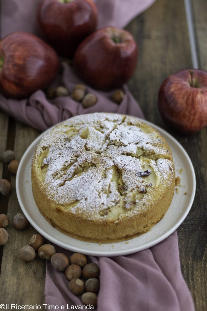 torta de maçã e avelãs
