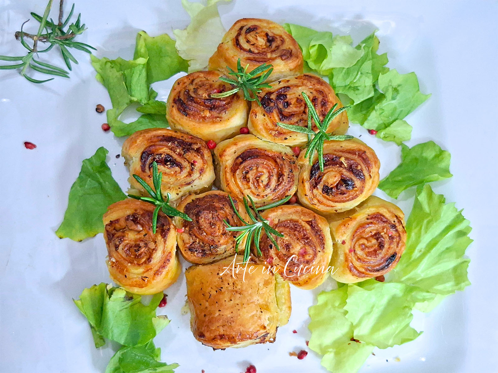 ÁRVORE SALGADA de FOLHADO com PARMESÃO