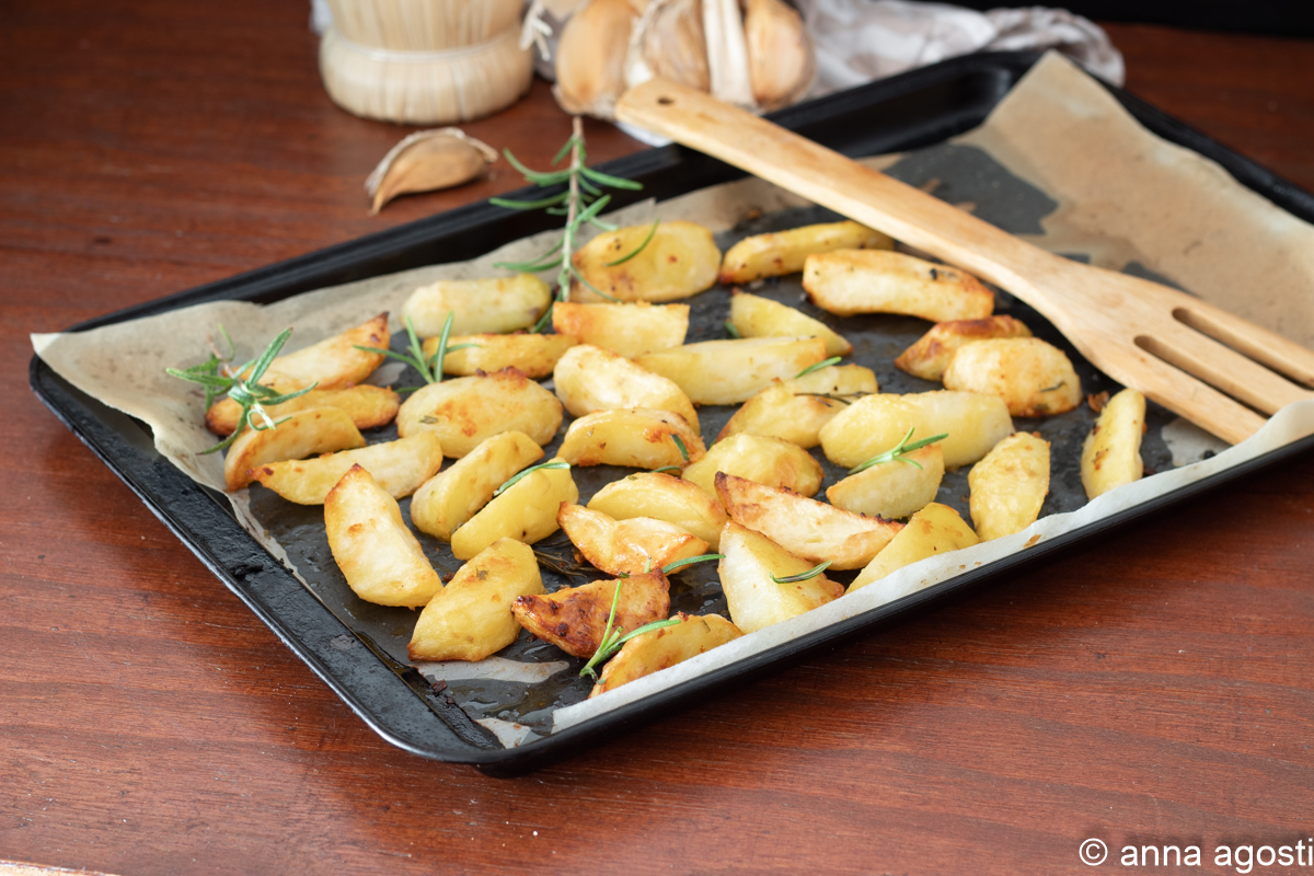 BATATAS AO ALHO NO FORNO ACOMPANHAMENTO DELICIOSO que você não pode perder