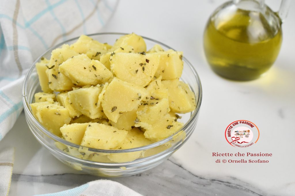 Receita de salada de batata quente com orégano