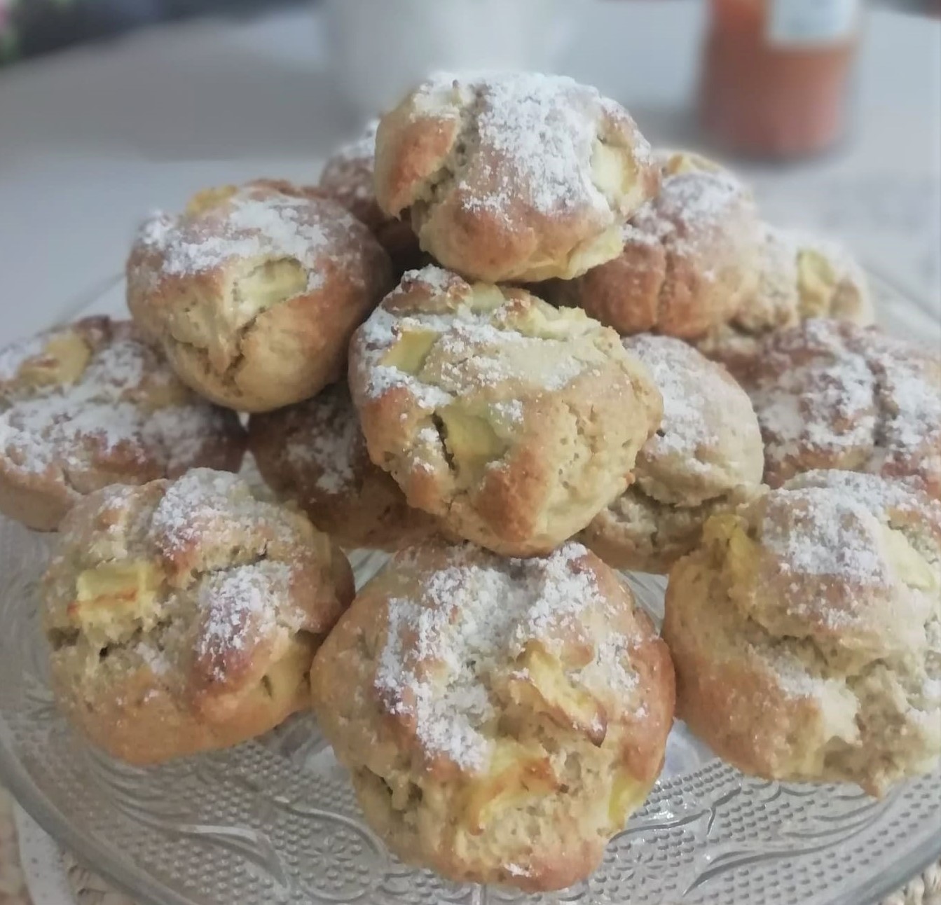 BISCOITOS MACIOS COM FARINHA DE AVEIA E MAÇÃS