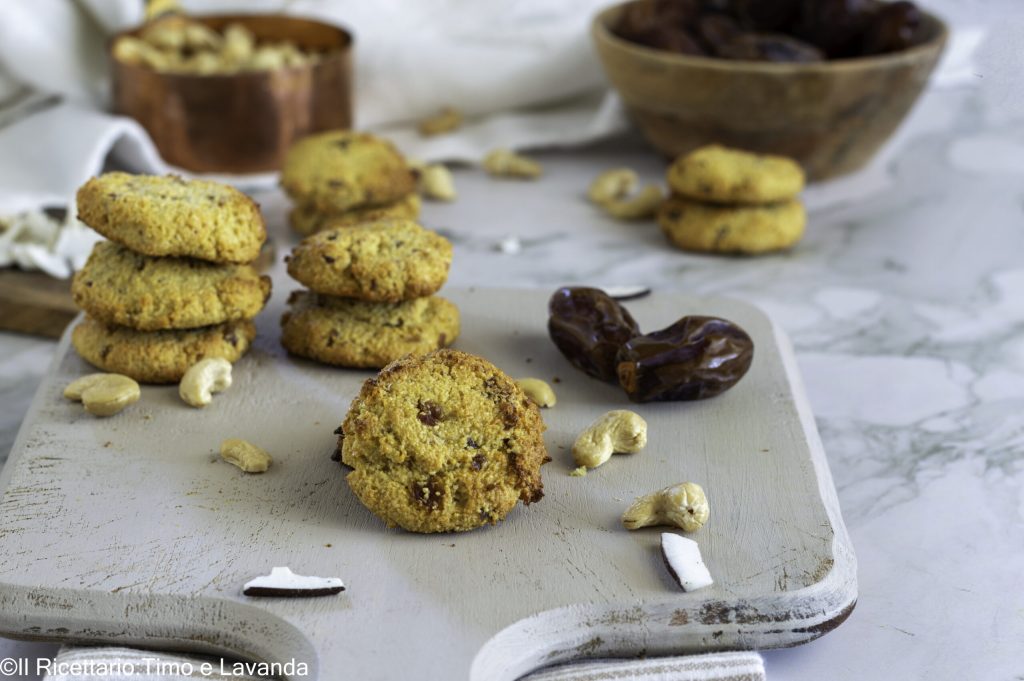 biscoitos de coco e castanha de caju