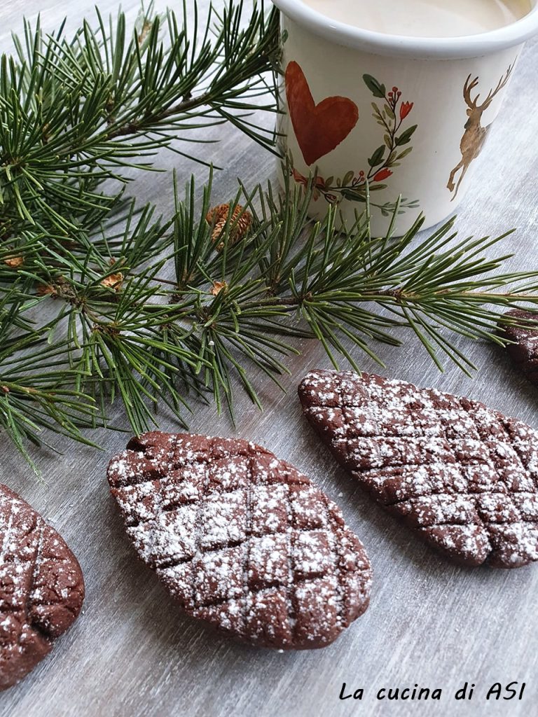 biscoitos de cacau em forma de pinha