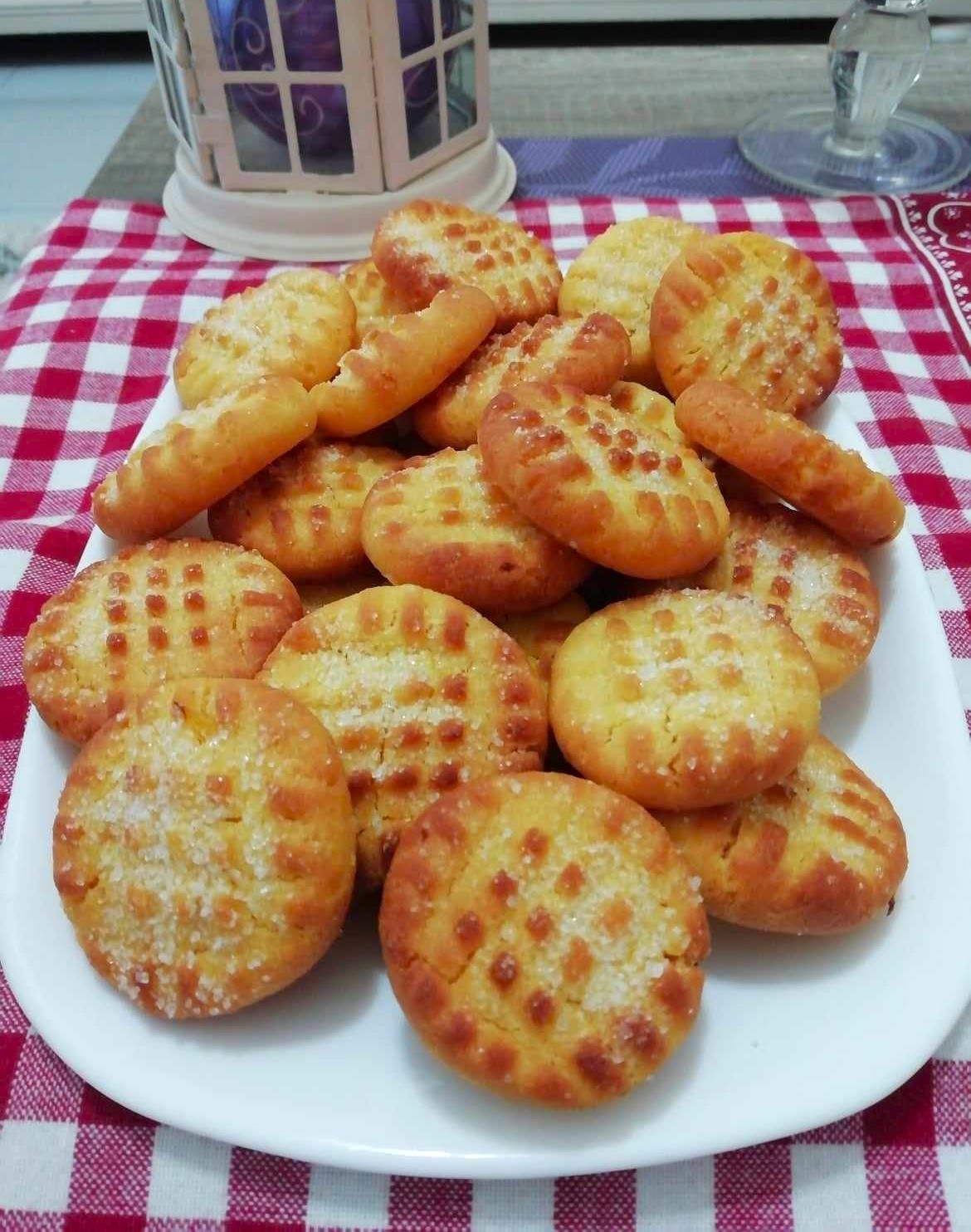 BISCOITOS DE MILHO e suco de laranja sem glúten e lactose
