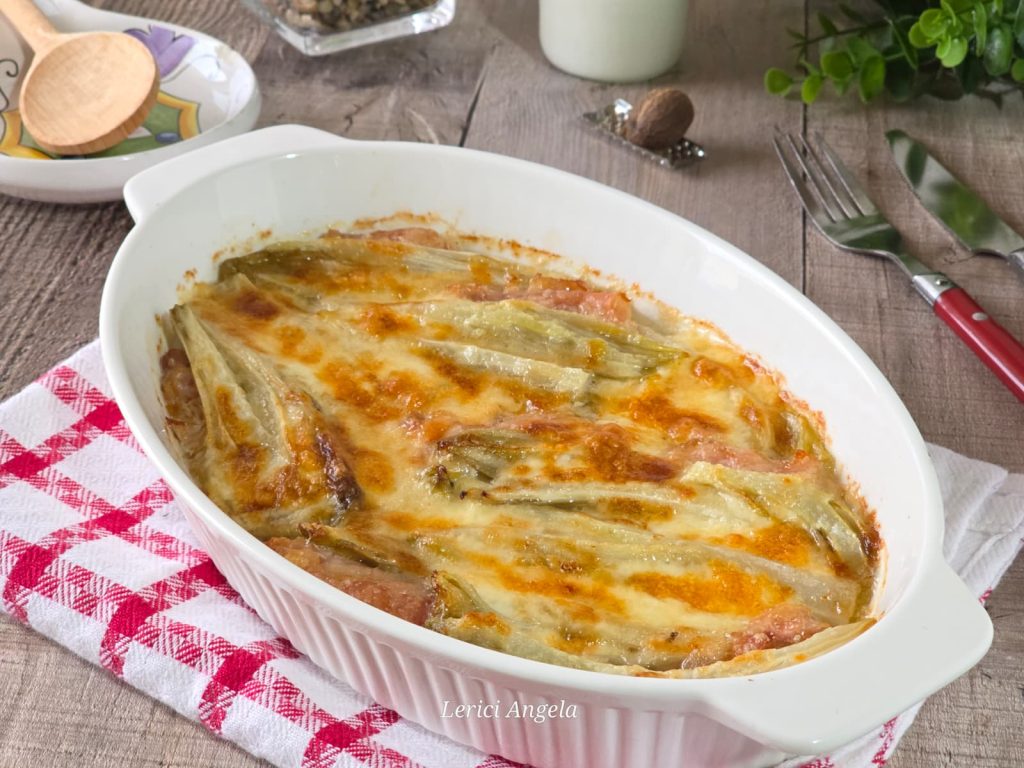 Endívia belga gratinada com presunto cremoso