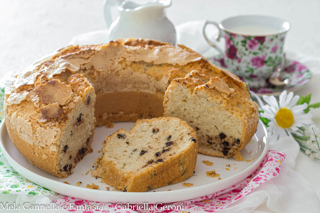 Bolo de Claras sem Lactose com Gotas de Chocolate