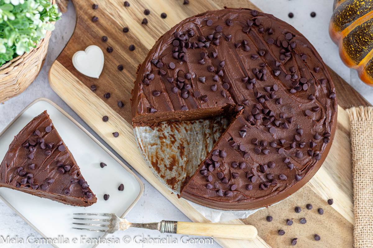 Bolo vegano de abóbora e chocolate com dois ingredientes