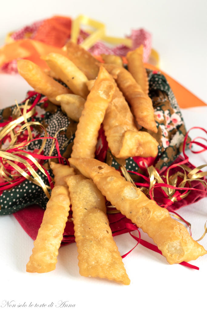 chiacchiere salgadas de carnaval