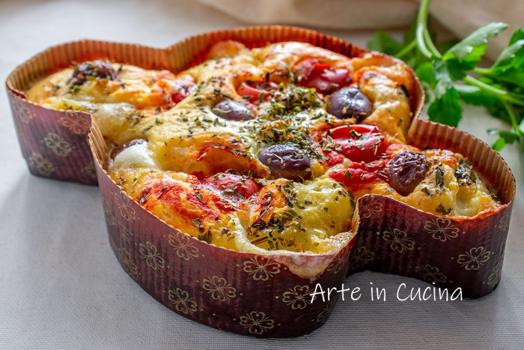 Colomba salgada tomates cereja e azeitonas