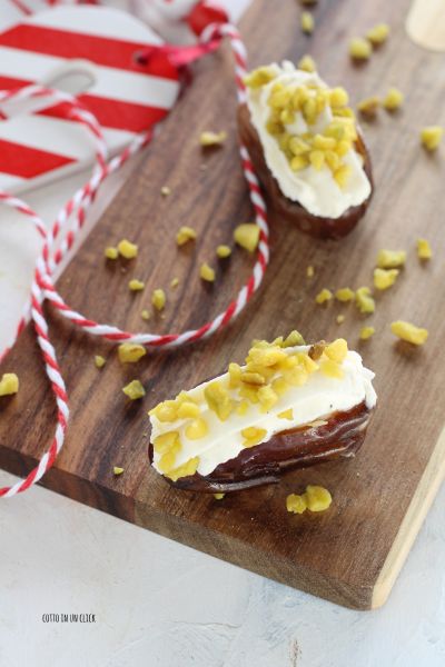 distribua o pistache picado na superfície e sirva