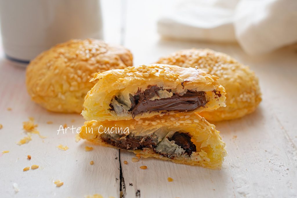 Folhadinhos com chocolate e nutella em 10 minutos